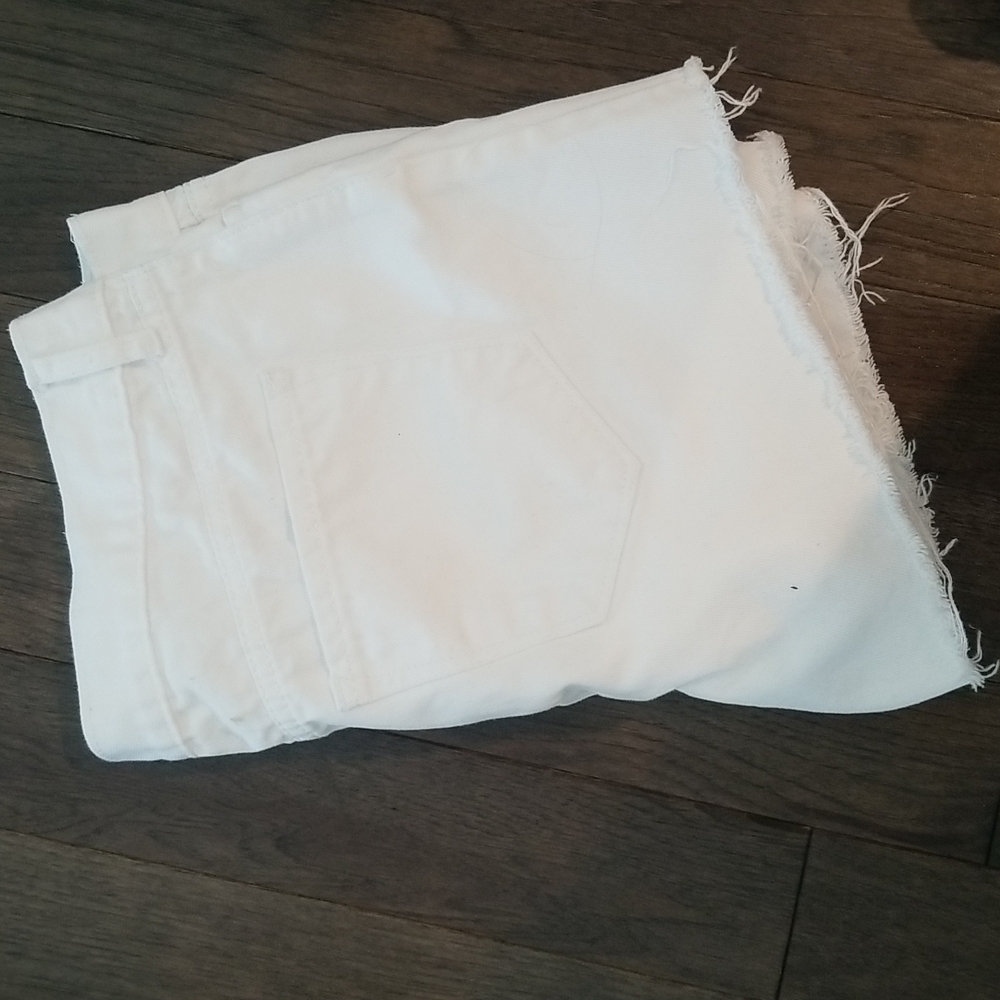 Old navy white denim shorts - Picture 4 of 4